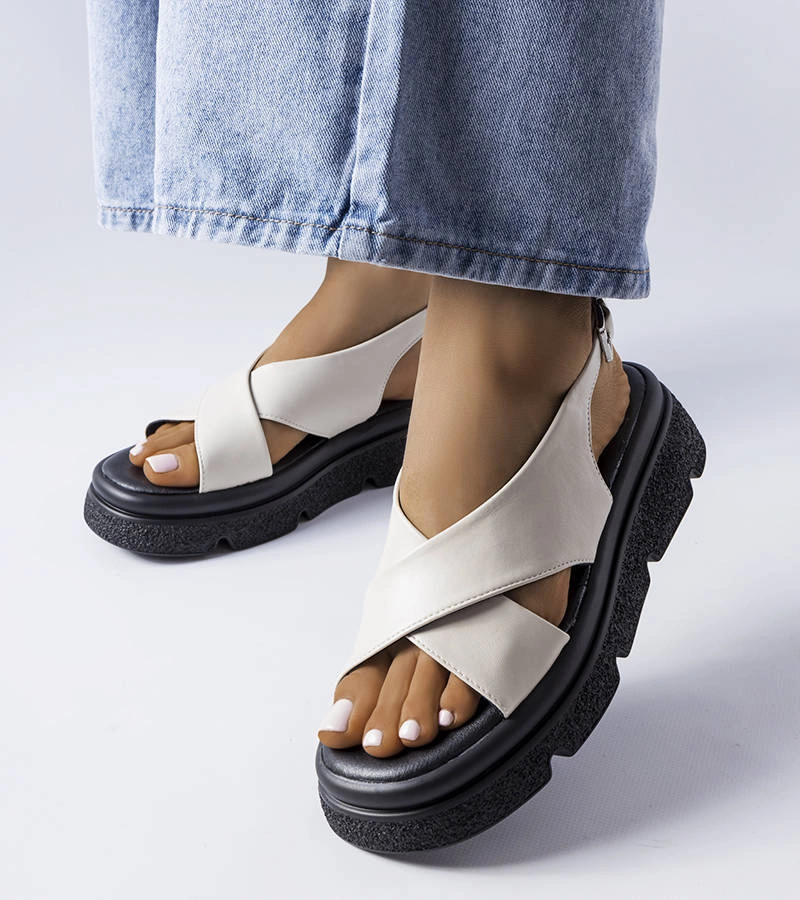 Sandale cu platformă bej Oakway