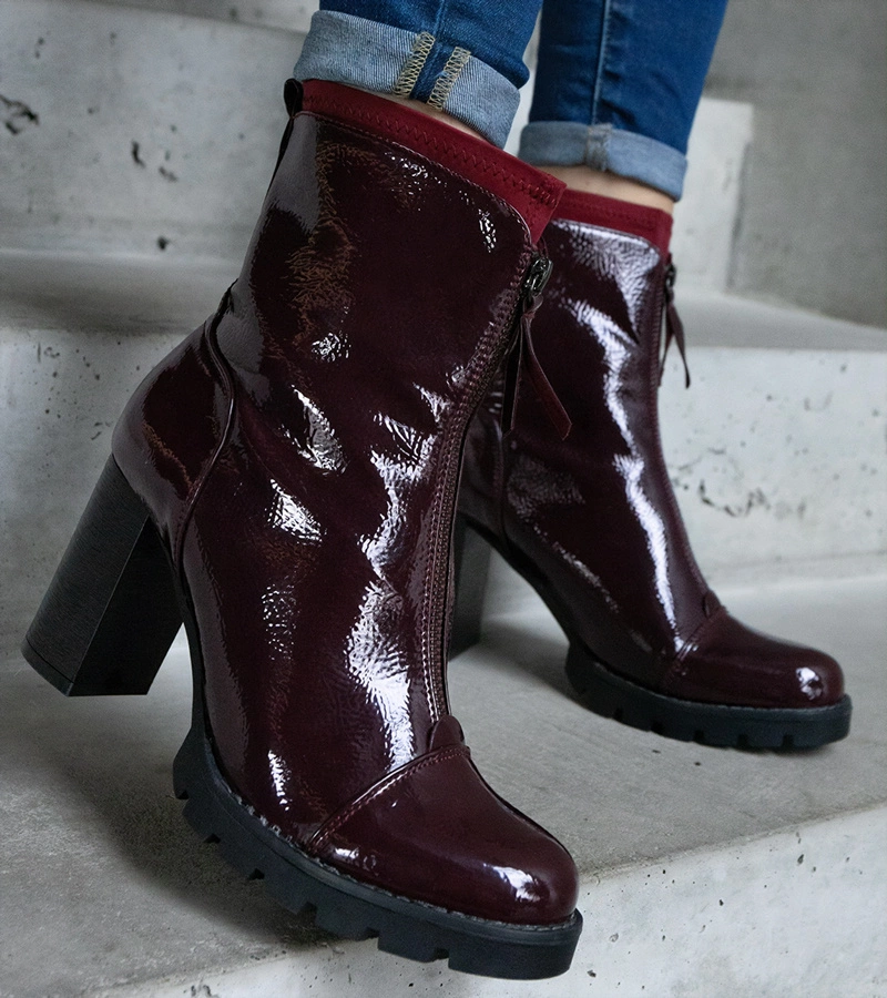 Botine lăcuite vișinii cu toc decorate cu închidere Tiri