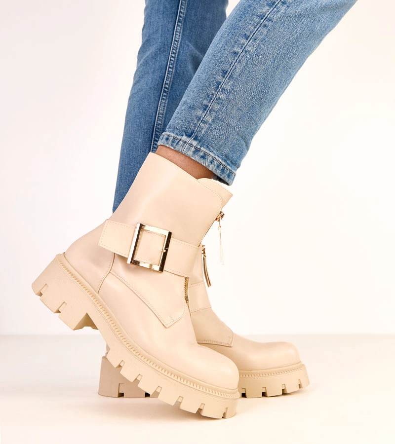 Botine bej pe platformă cu cataramă decorativă Dera