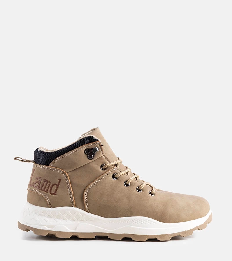 Trapă verde Vivian izolată