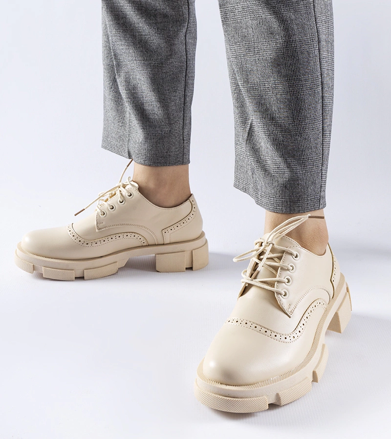 Pantofi bej cu șireturi Piazzetta