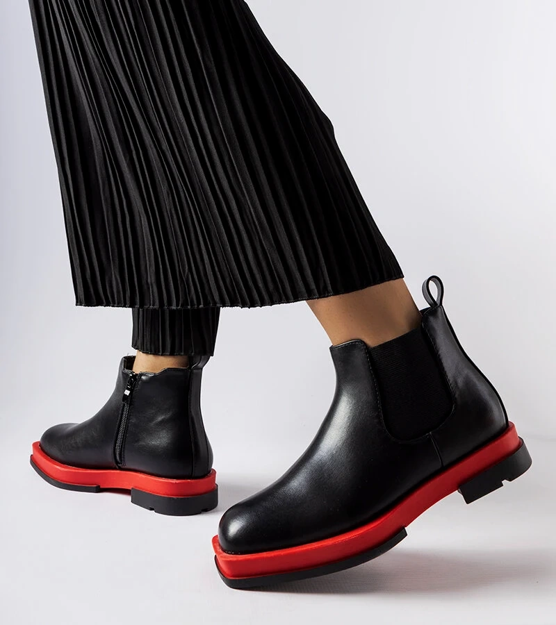 Botine negre joase Tarquinia