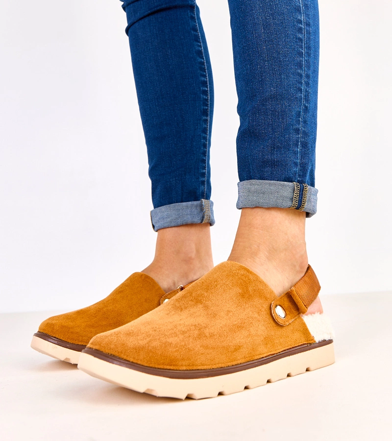 Papuci maro îmblăniți cu închidere Unseta