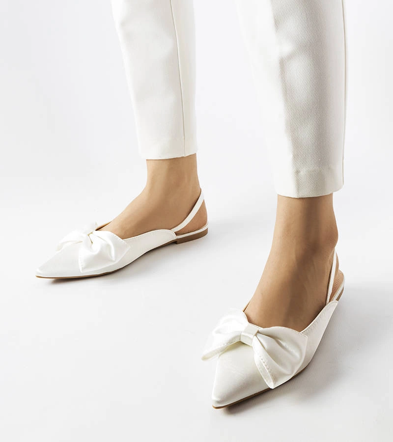 Balerini albi cu toc deschis de Longhena