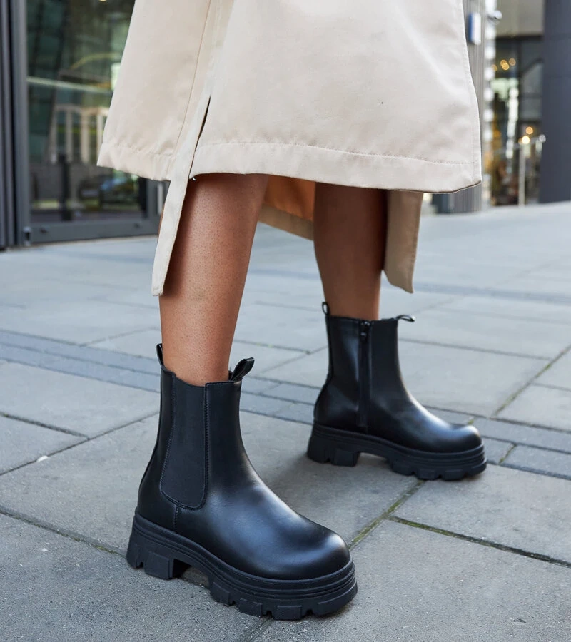 Botine negre cu platformă Placido