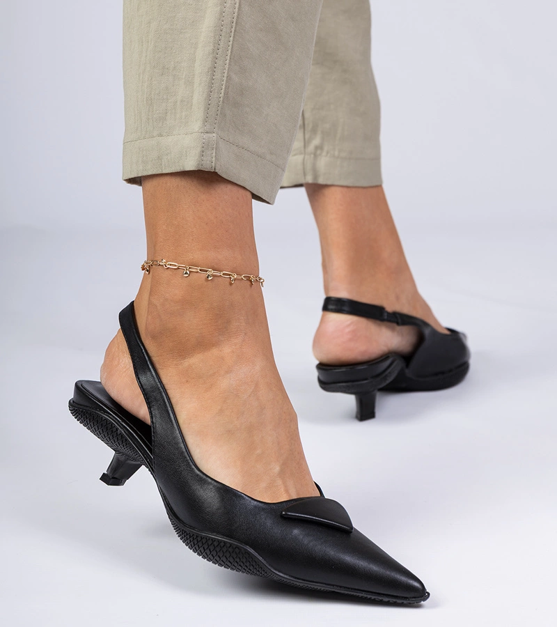 Sandale negre cu tocuri joase Gougeon