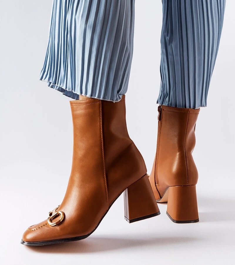 Cizme stiletto maro de la Castione