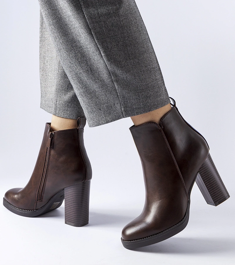 Cizme maro cu toc Sambruson