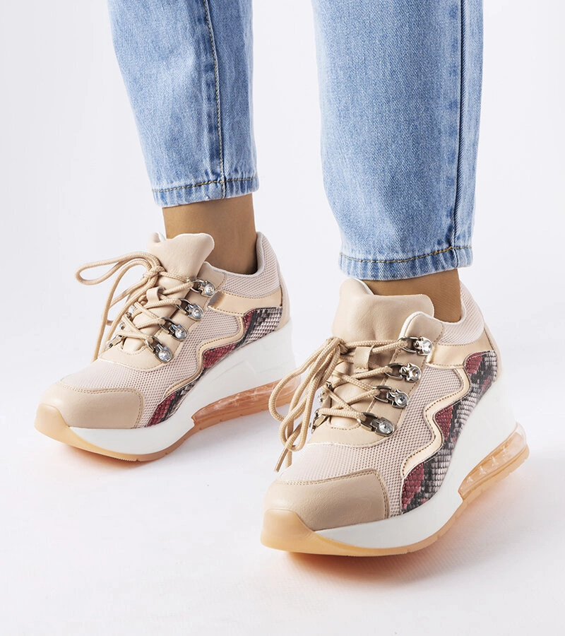 Adidași roz pe tocuri de Dajdli