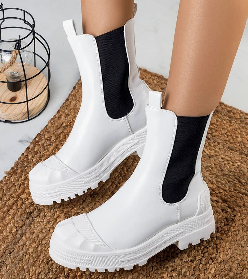 Cizme albe pentru femei Crispo