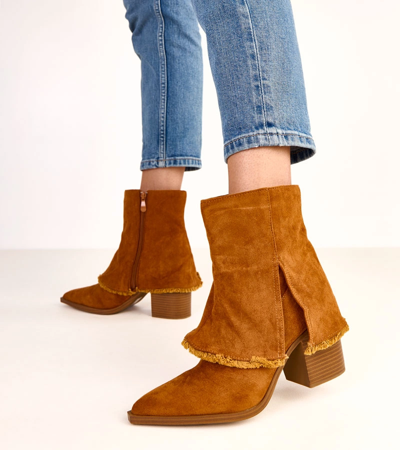 Botine maro cu toc gros și cu caramb răsfrânt Felicia