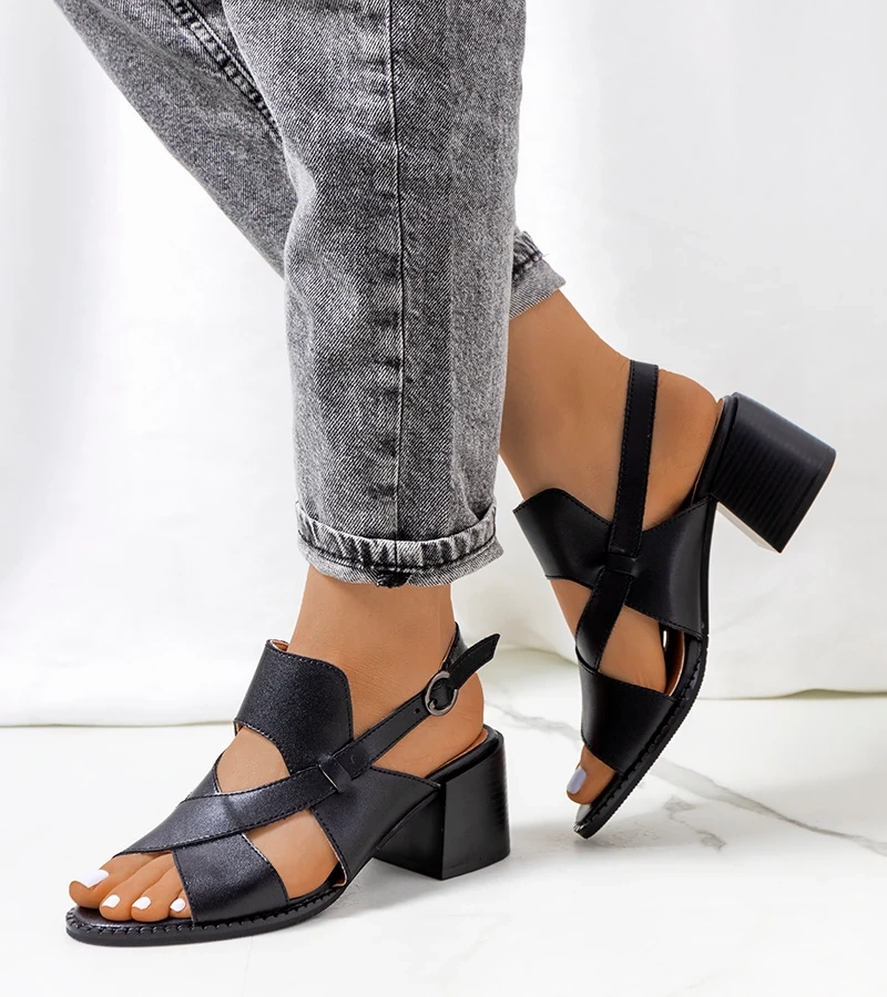 Destina sandale stiletto din piele neagră