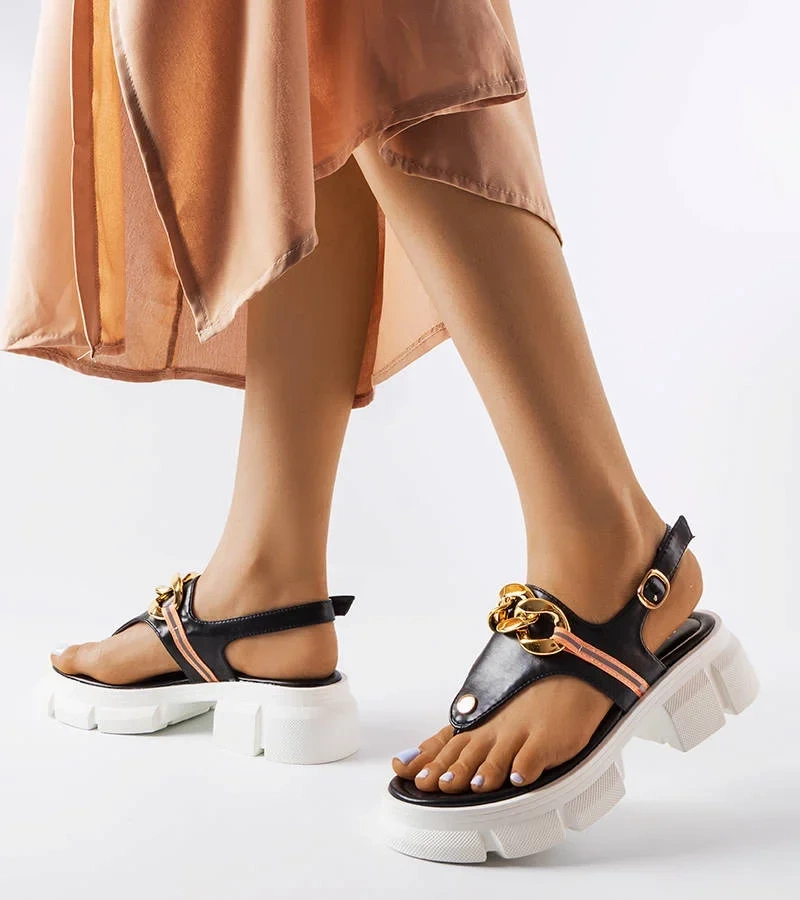 Breana sandale negre-japaneze pe o talpă solidă