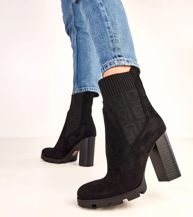 Botine negre cu toc gros și inserție elastică Vesira