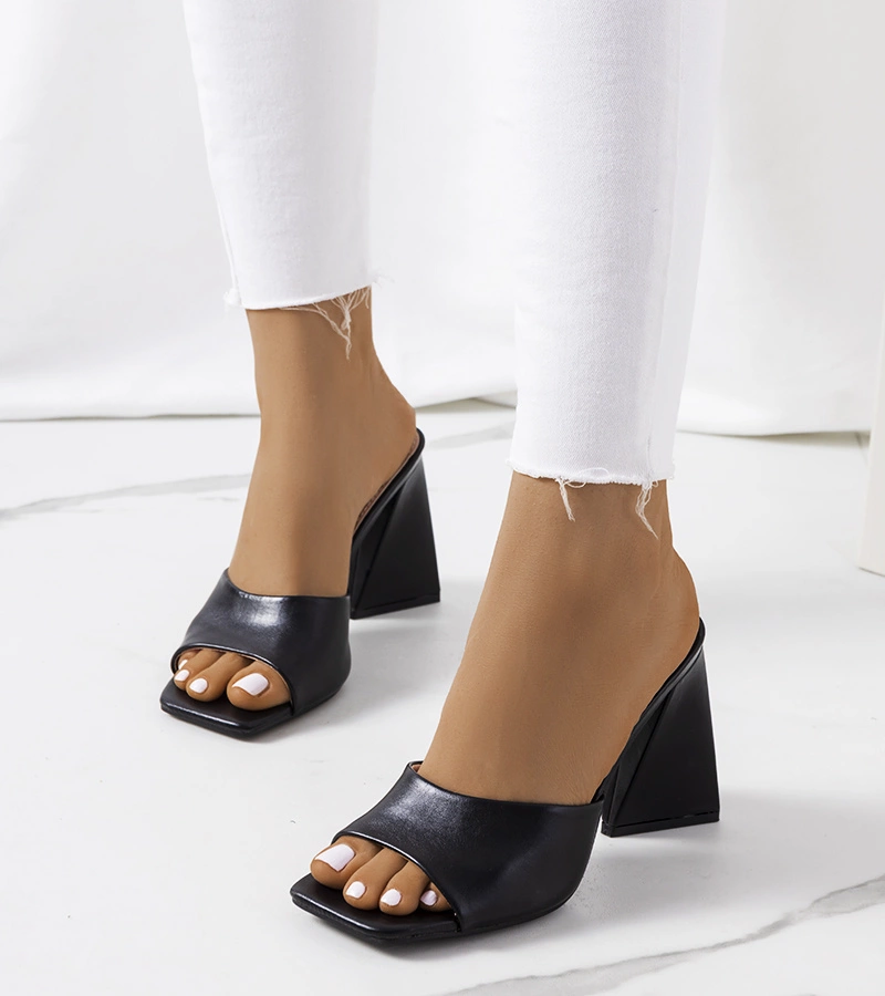 Șlapi stiletto Istila negri