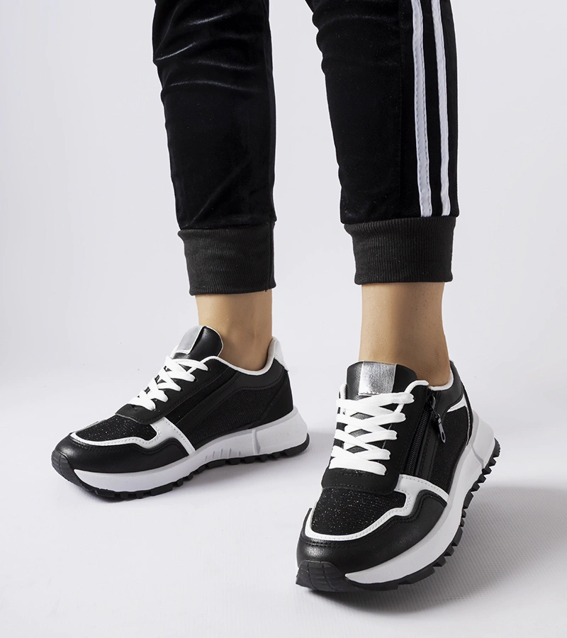 Adidași negri înfrumusețați de Camuzzoni