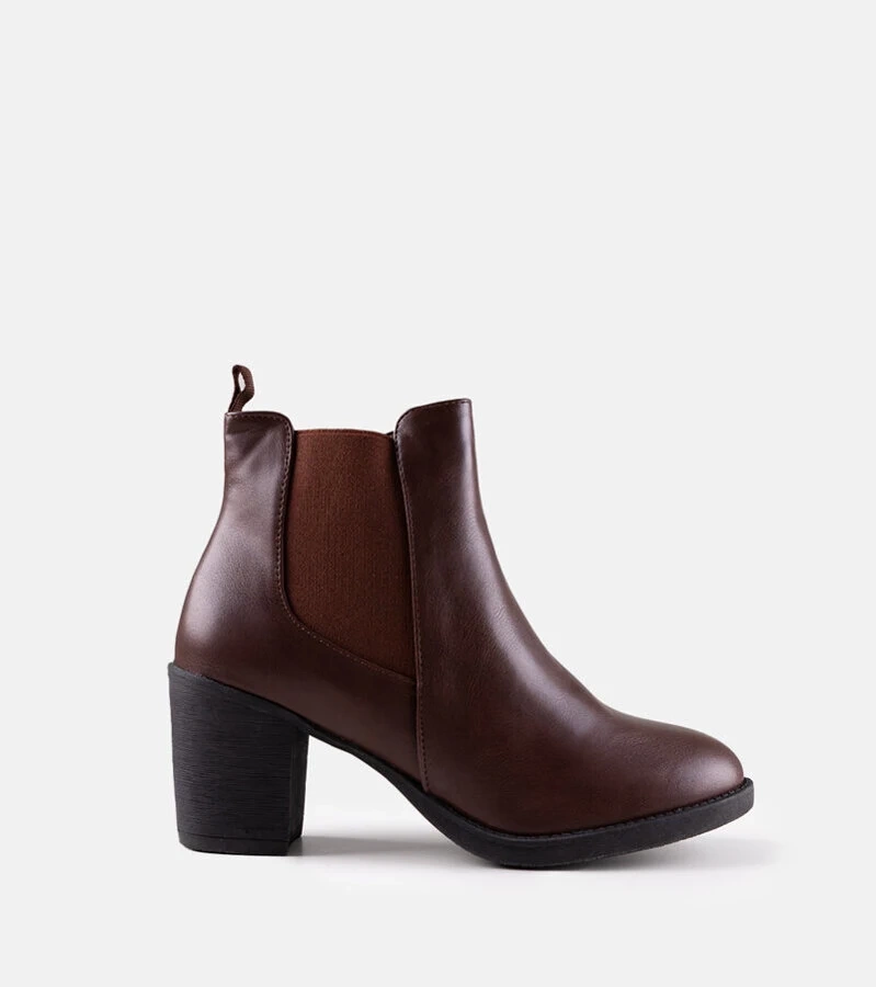 Cizme scurte maro cu toc Classy