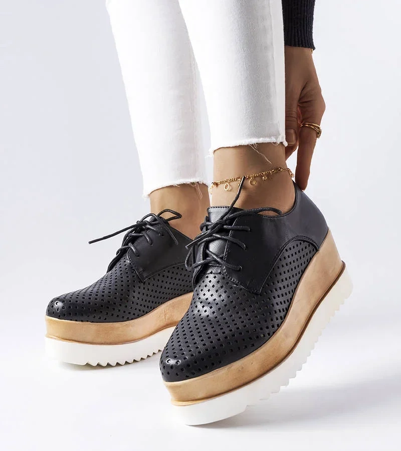 Laurent pantofi negri cu platformă traforată
