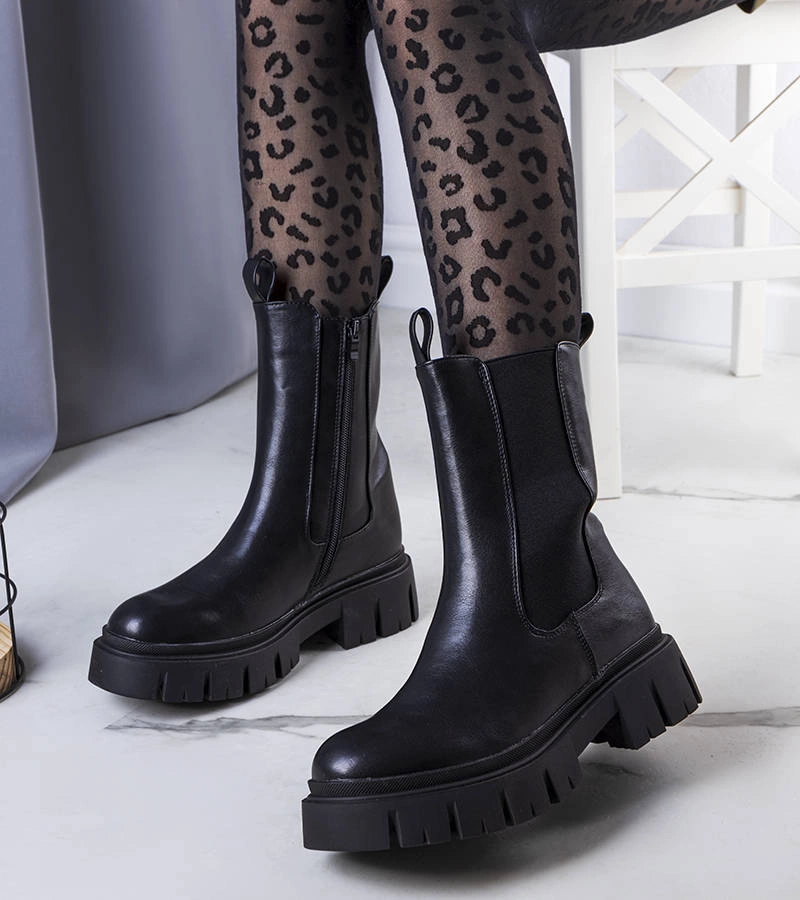 Cizme negre pe o talpă solidă Kaydence