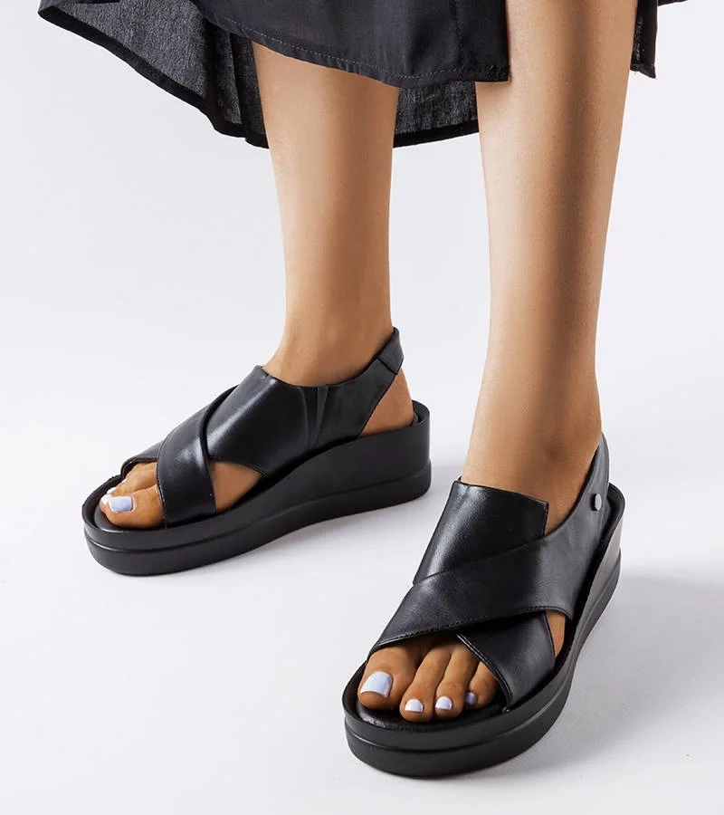 Sandale negre cu tocuri joase Adelina