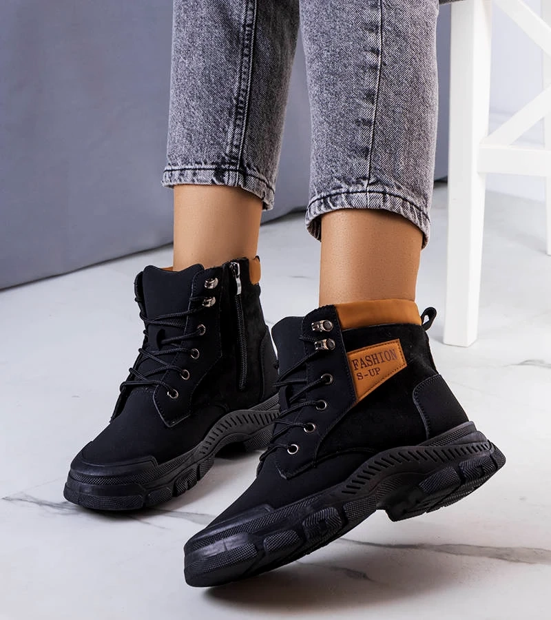 Cizme negre izolate Fordel