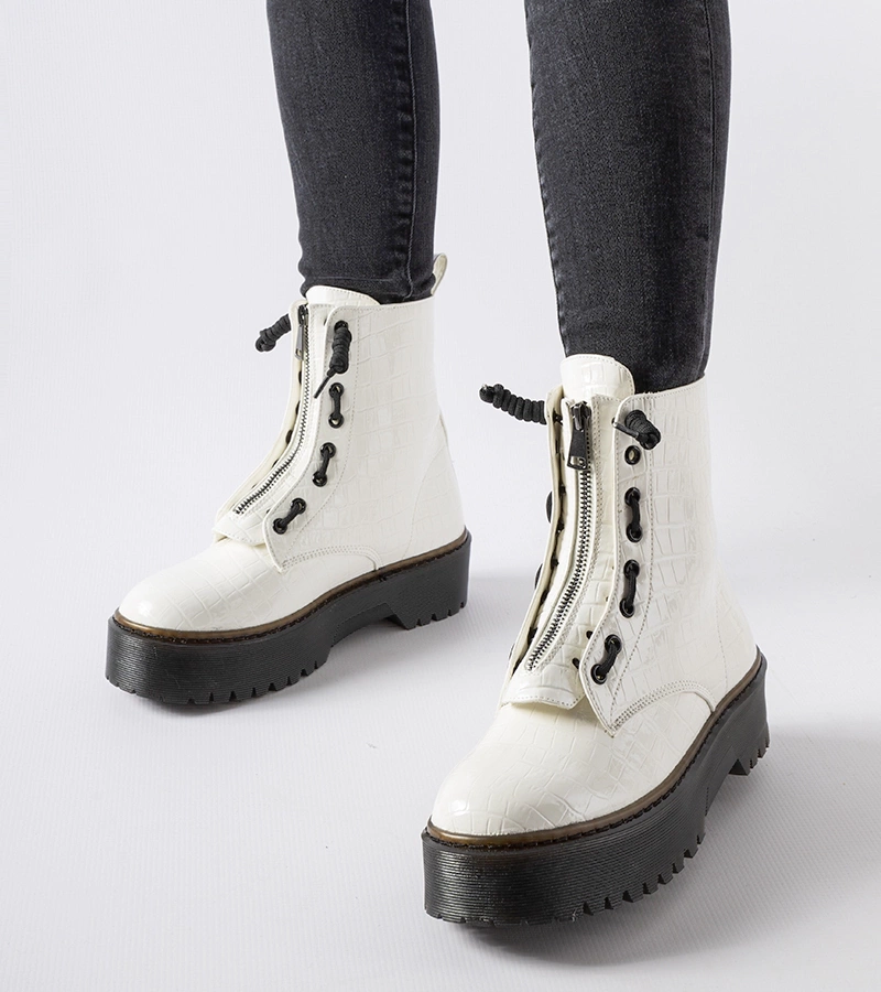 Cizme cu platformă albă cu ștanțare de Ascea