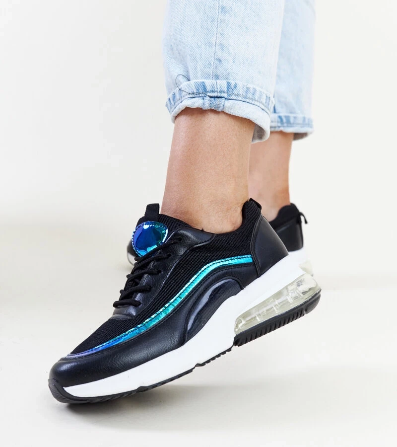 Adidași negri cu holograma Jelka