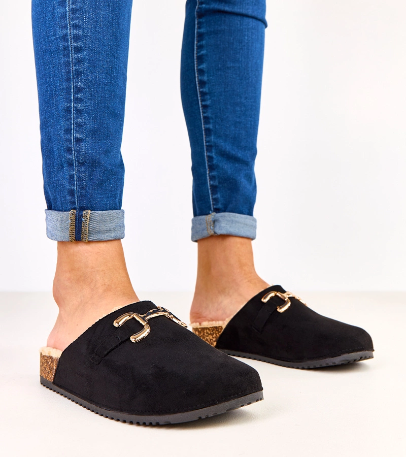 Papuci negri închiși cu decorațiune aurie Stenley