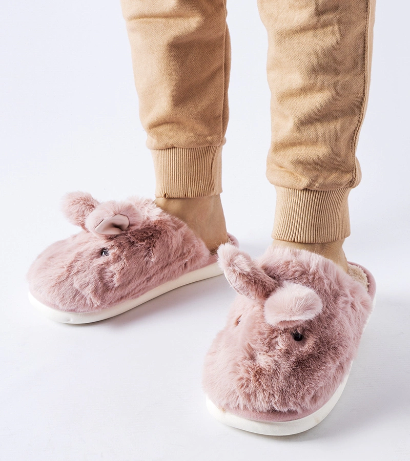 Papuci roz cu urechi Daniela