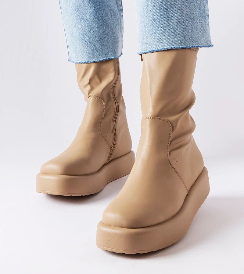 Cizme cu platformă bej de la Valpantena