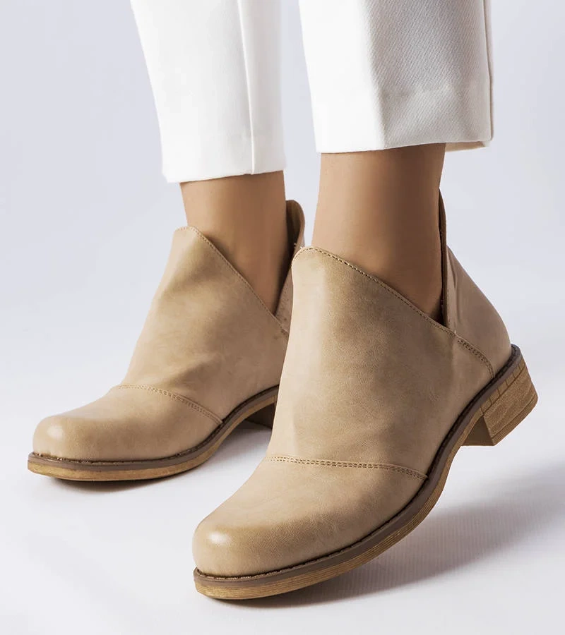 Cizme Lacombe bej cu partea superioară neregulată