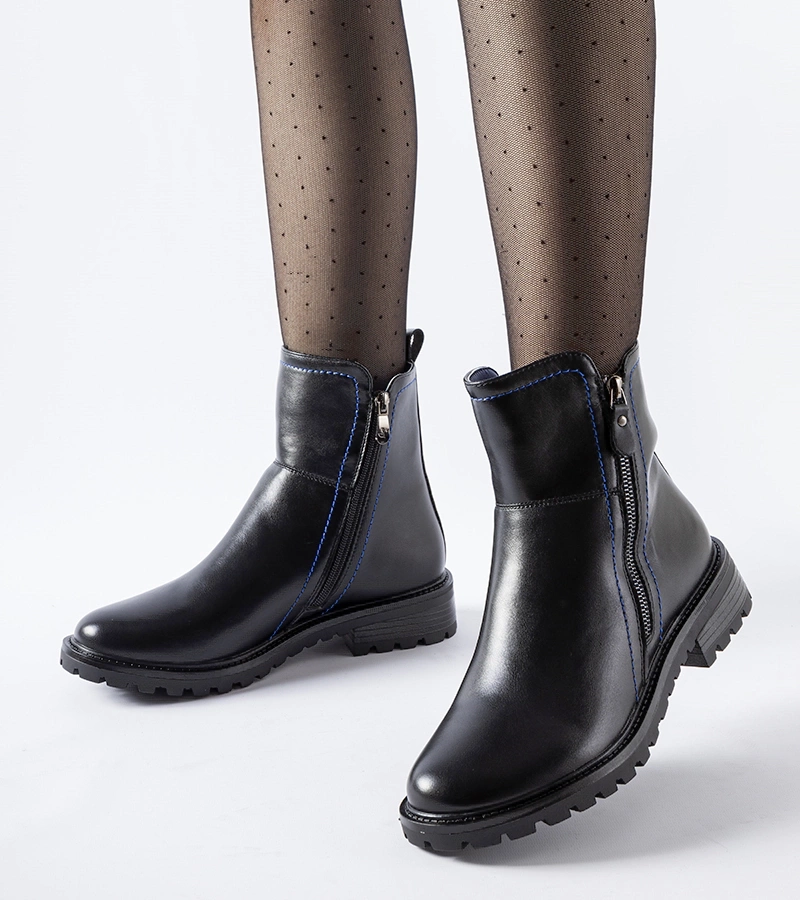 Botine negre cu fir albastru decorativ Nereo