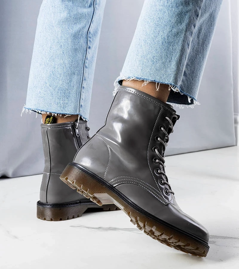 Cizme Rhys lăcuite gri