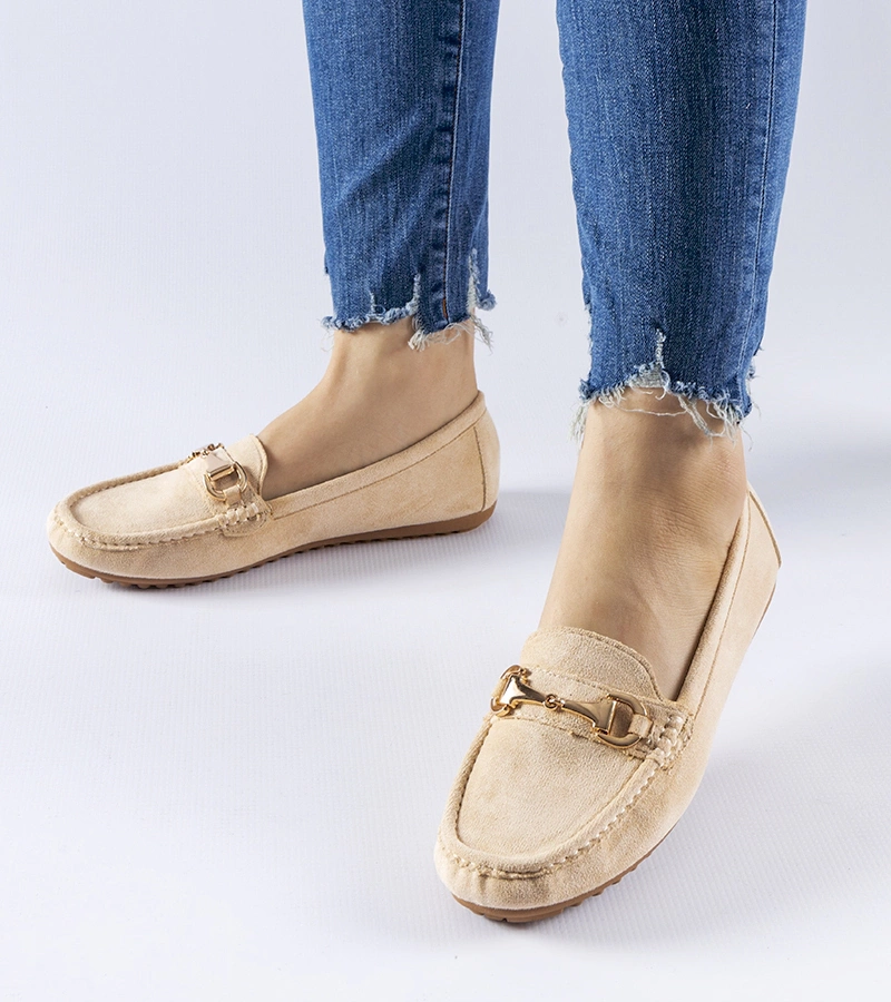 Mocasini bej cu cataramă decorativă Fernanda