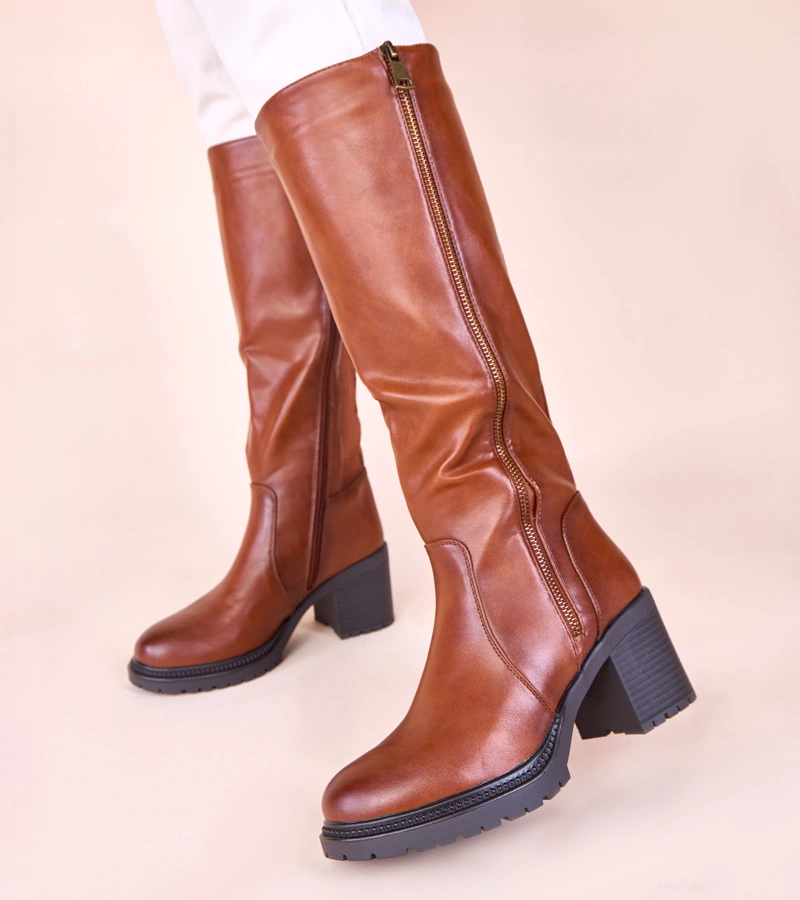 Cizme maro pe toc gros cu inserție elastică Akia