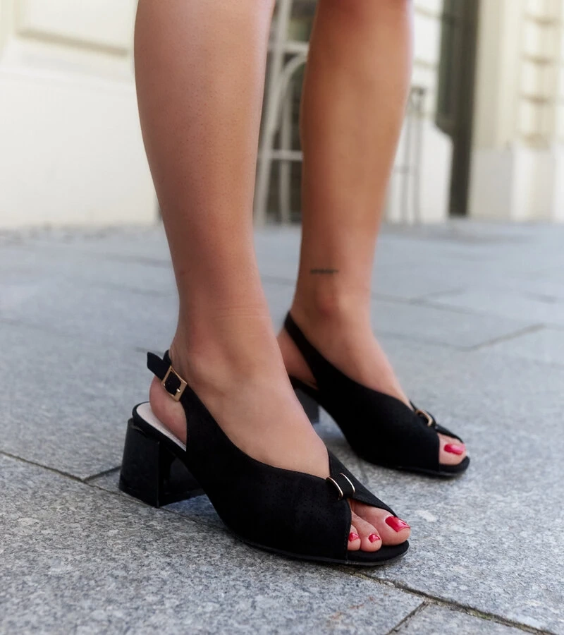 Sandale cu toc gros și branț de piele Makarima