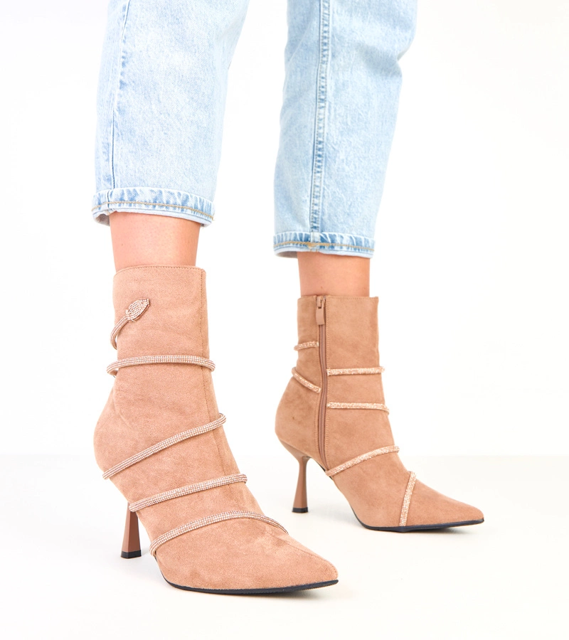 Botine bej pe toc decorate cu cristale Nethe