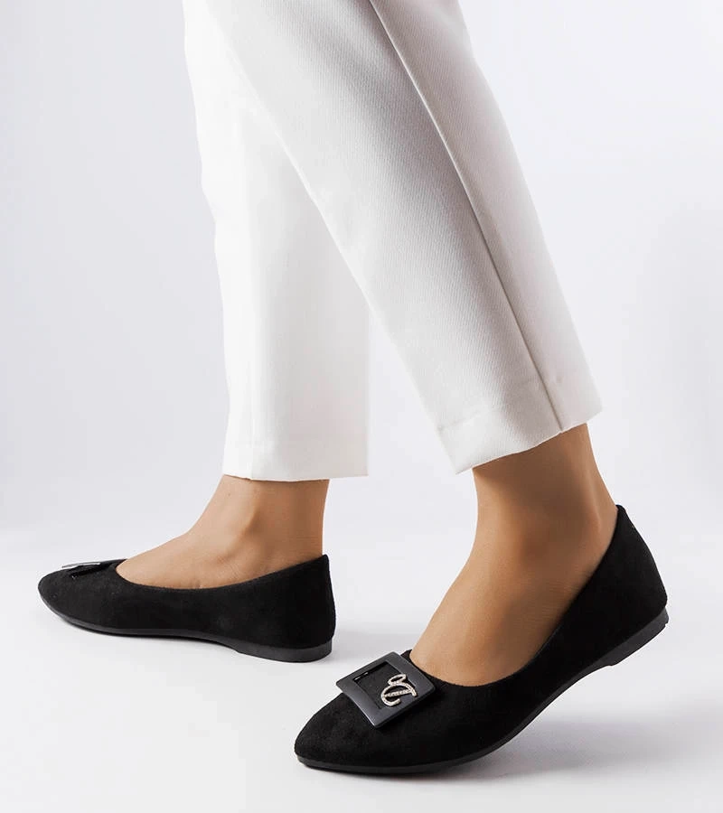 Balerini negri, împodobiți cu zirconii Fleming