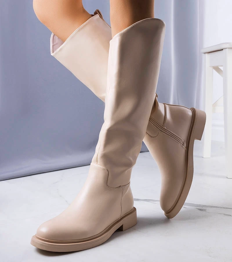 Cizme bej izolate Prinio