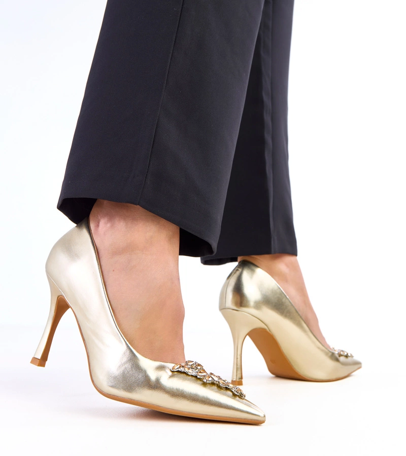 Pantofi stiletto aurii lăcuiți decorați cu cristale Almana
