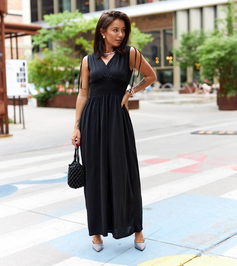 Rochie maxi neagră cu pliuri Petrona