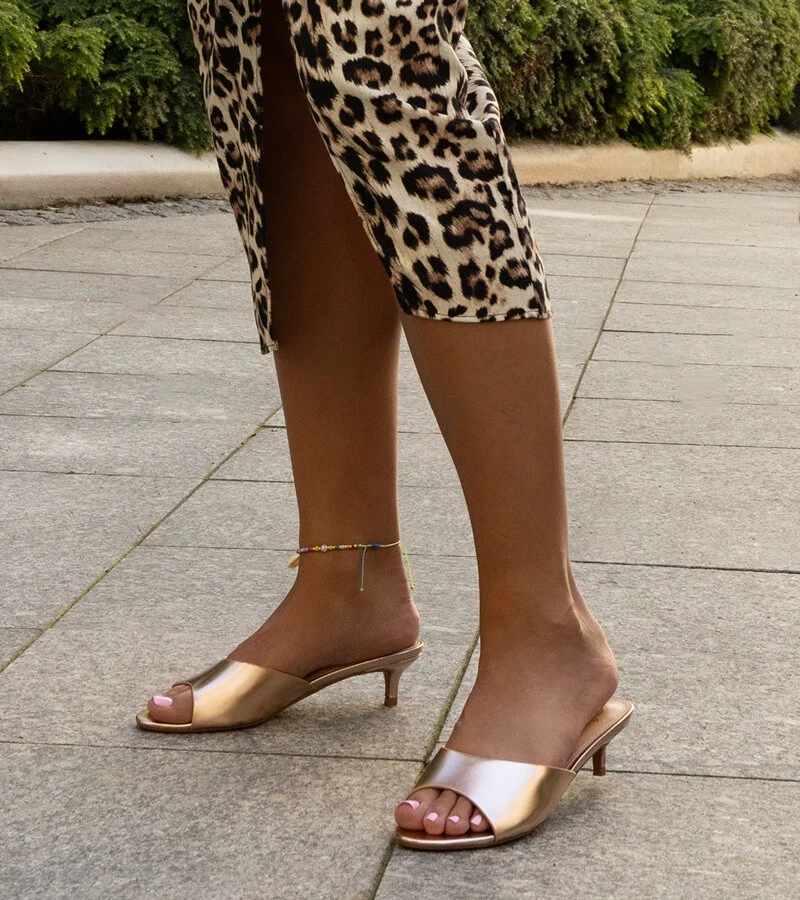 Papuci roz cu toc mic Maloua