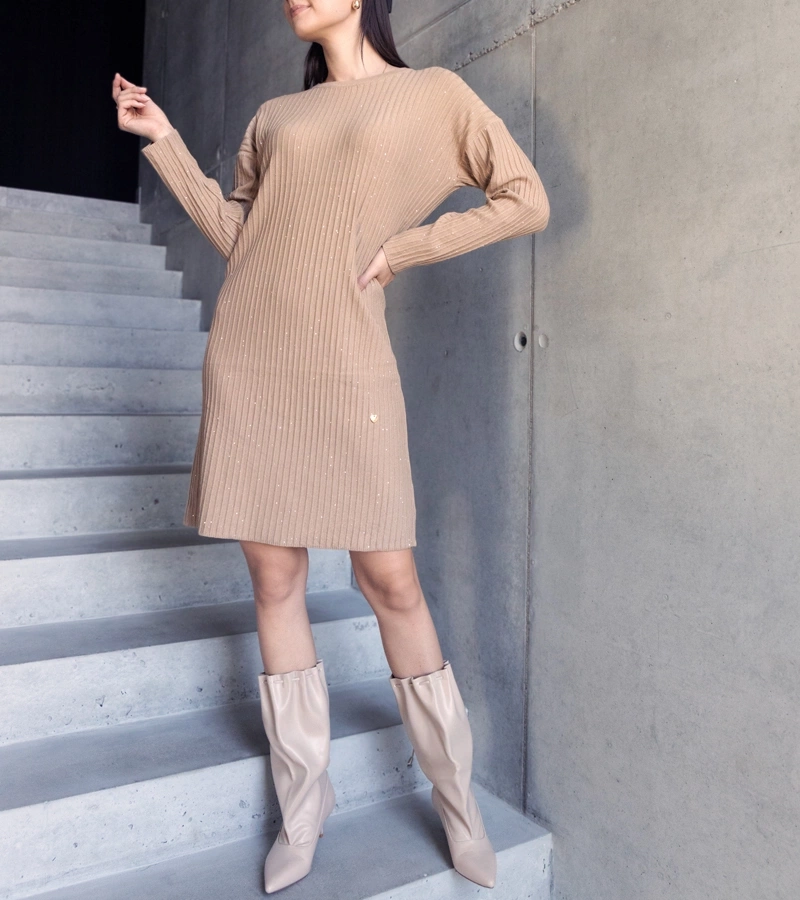 Bej de rochie midi cu strălucire Kadyra