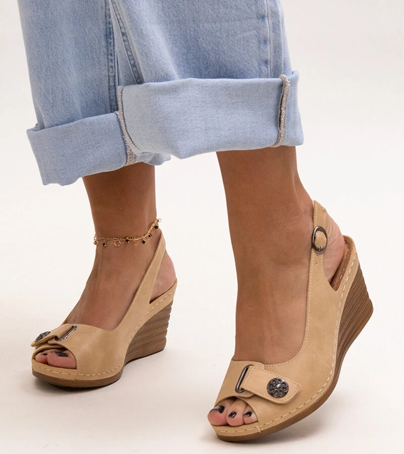Sandale bej cu platforma Lundblad