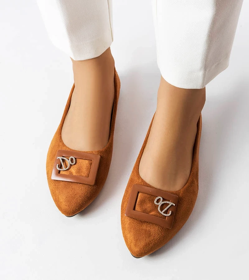 Balerini maro, împodobiți cu zirconii Fleming