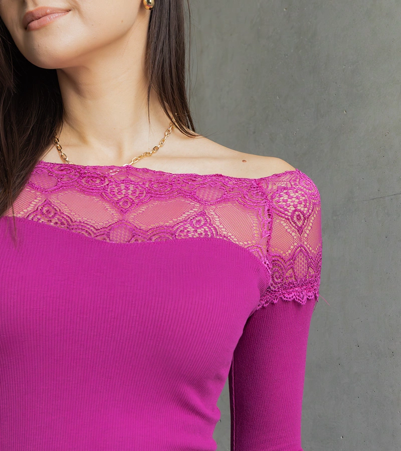 Bluză roz hispanică cu inserție de dantelă Vikija