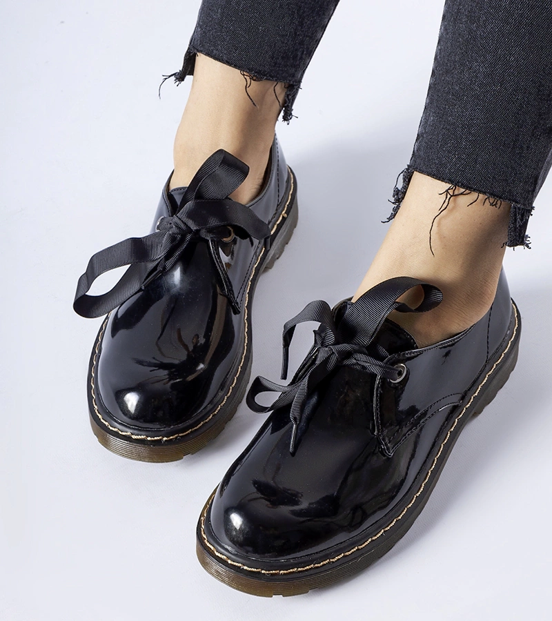 Pantofi negri lucioși cu fundiță Rodriguez