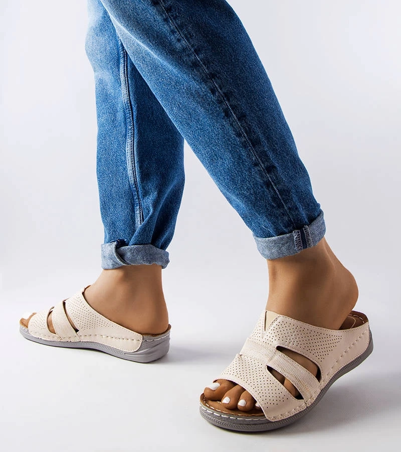 Flip-flops ușori bej pe platforme Olivia