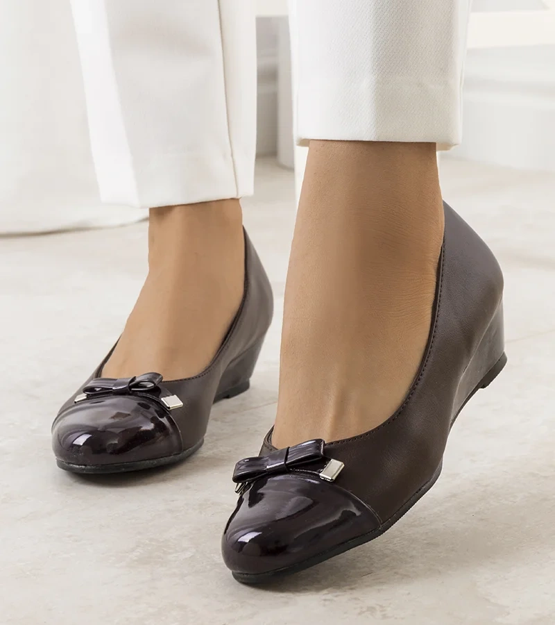 Pantofi Cavalcanti maro pe tocuri