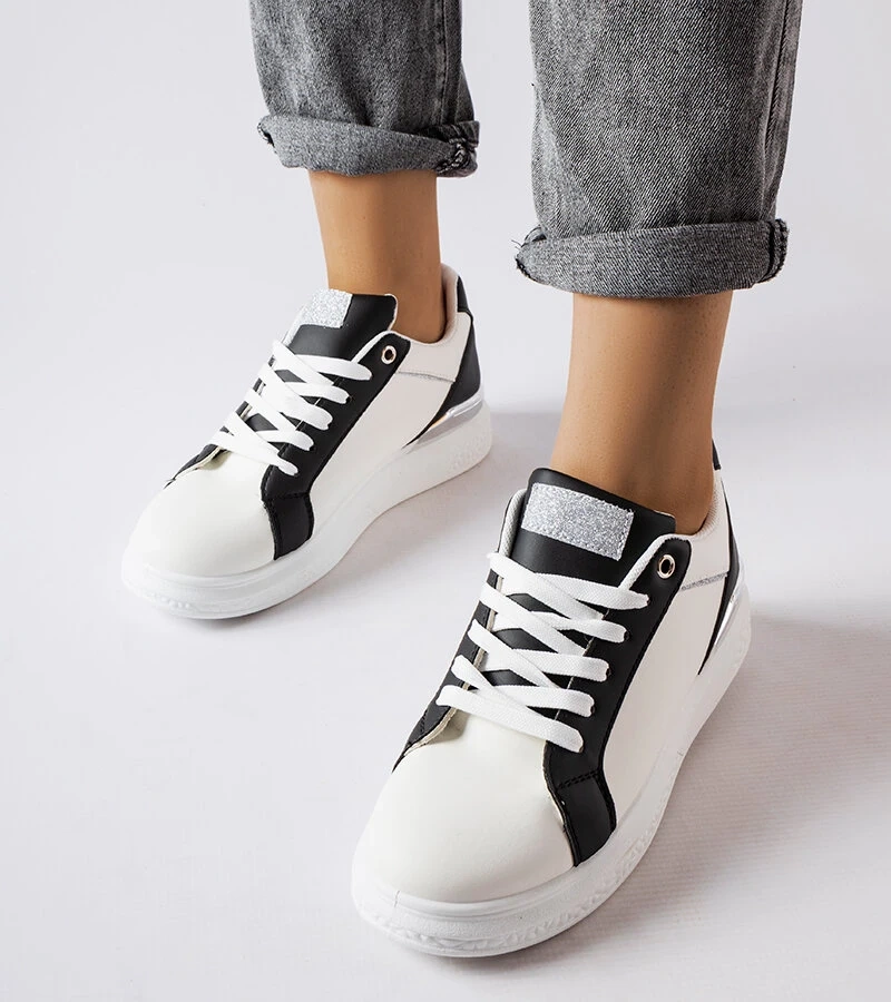 Pantofi negri și albi cu accent argintiu de Palais